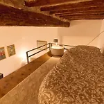 Am 11 - Cozy Medieval Loft In Center