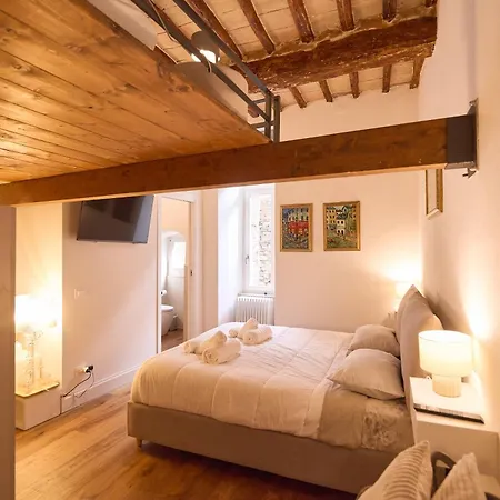 Am 11 - Cozy Medieval Loft In Center